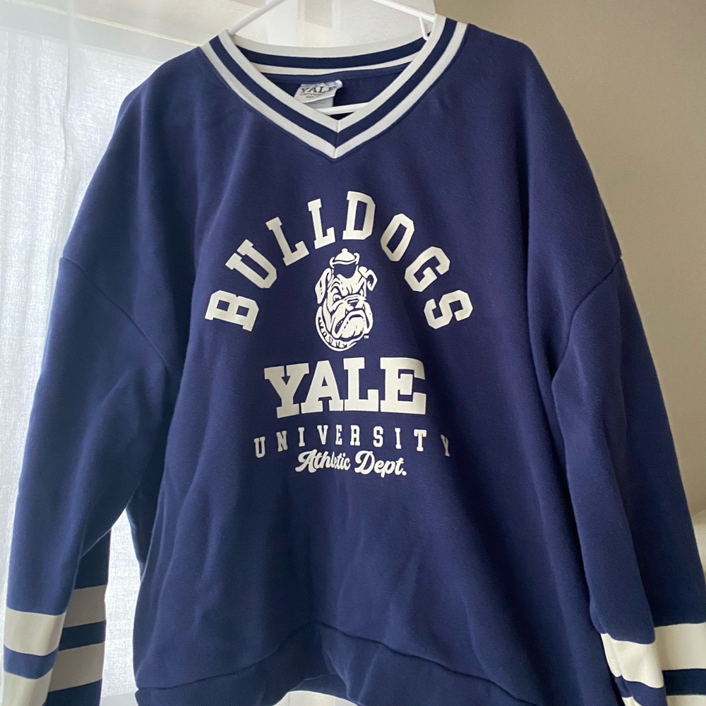 Yale University Bulldogs Off-the-Shoulder Sweater - Navy
